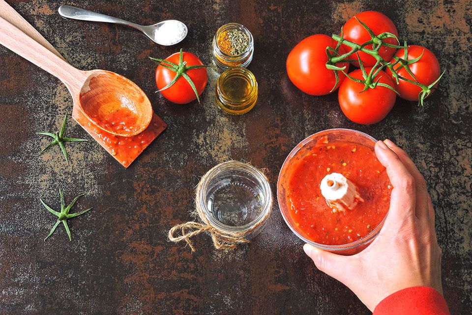 Puree tomatoes mixture